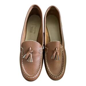 Bees by Beacon Loafers, size 8